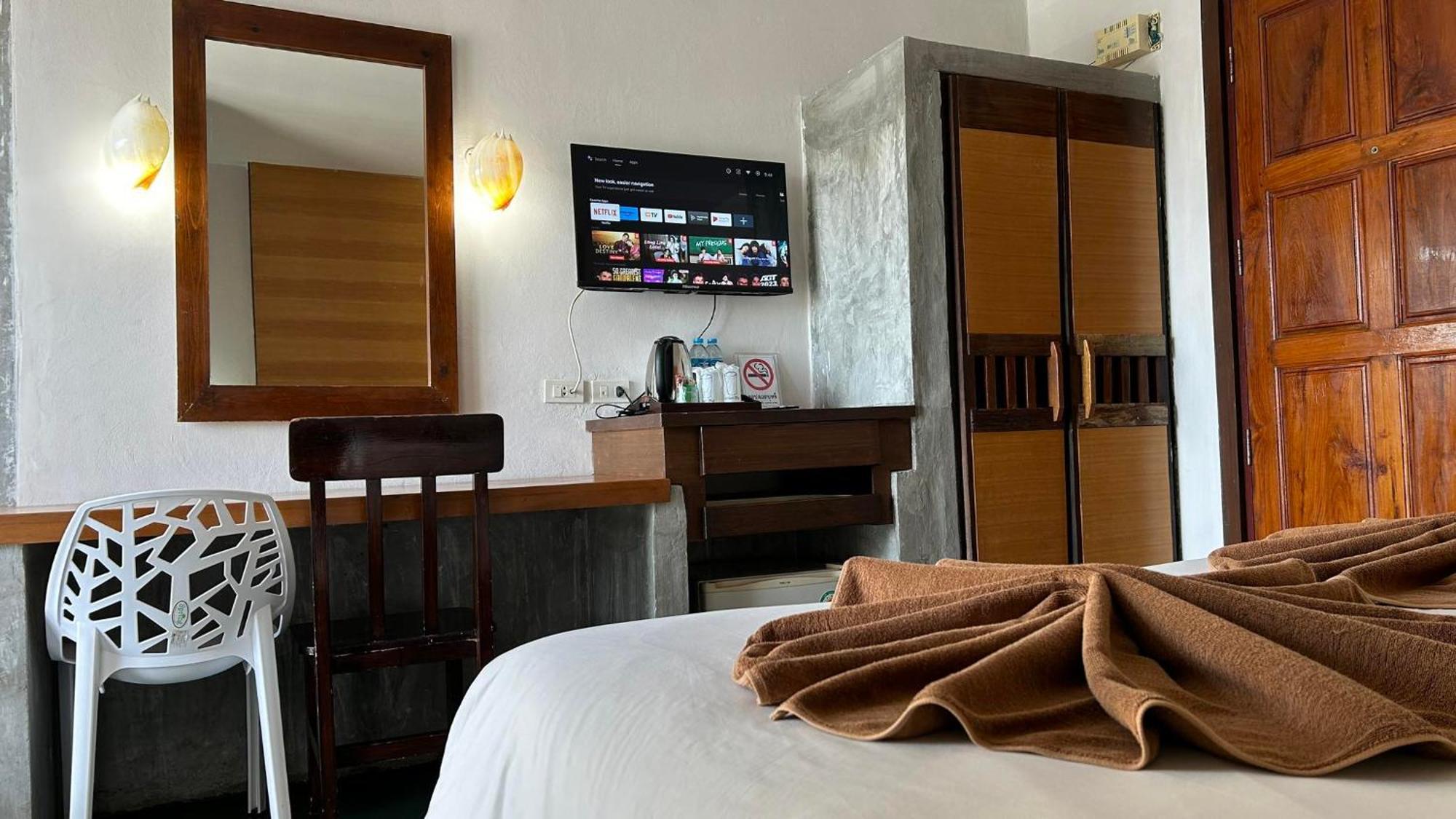 Pp Insula Hotel Kepulauan Phi Phi Bagian luar foto